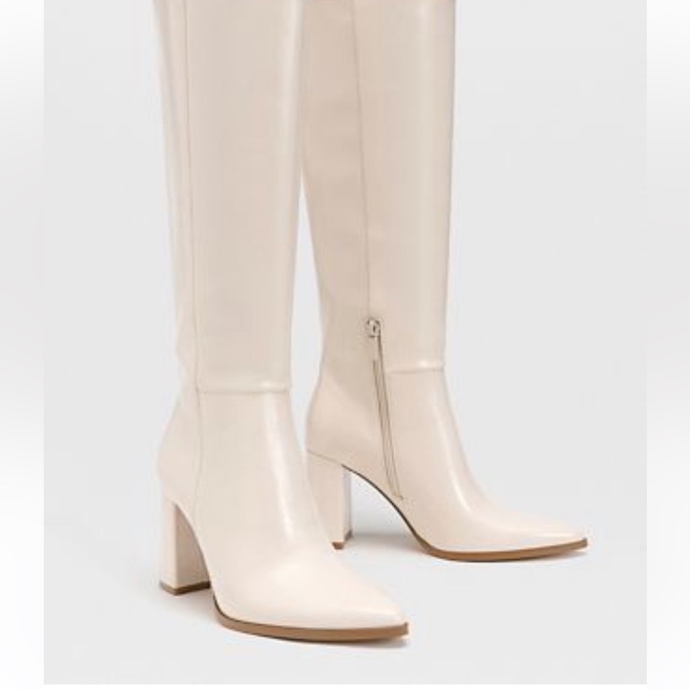 NWT- STRADIVARIUS SZ-10 KNEE BOOT in CREAM